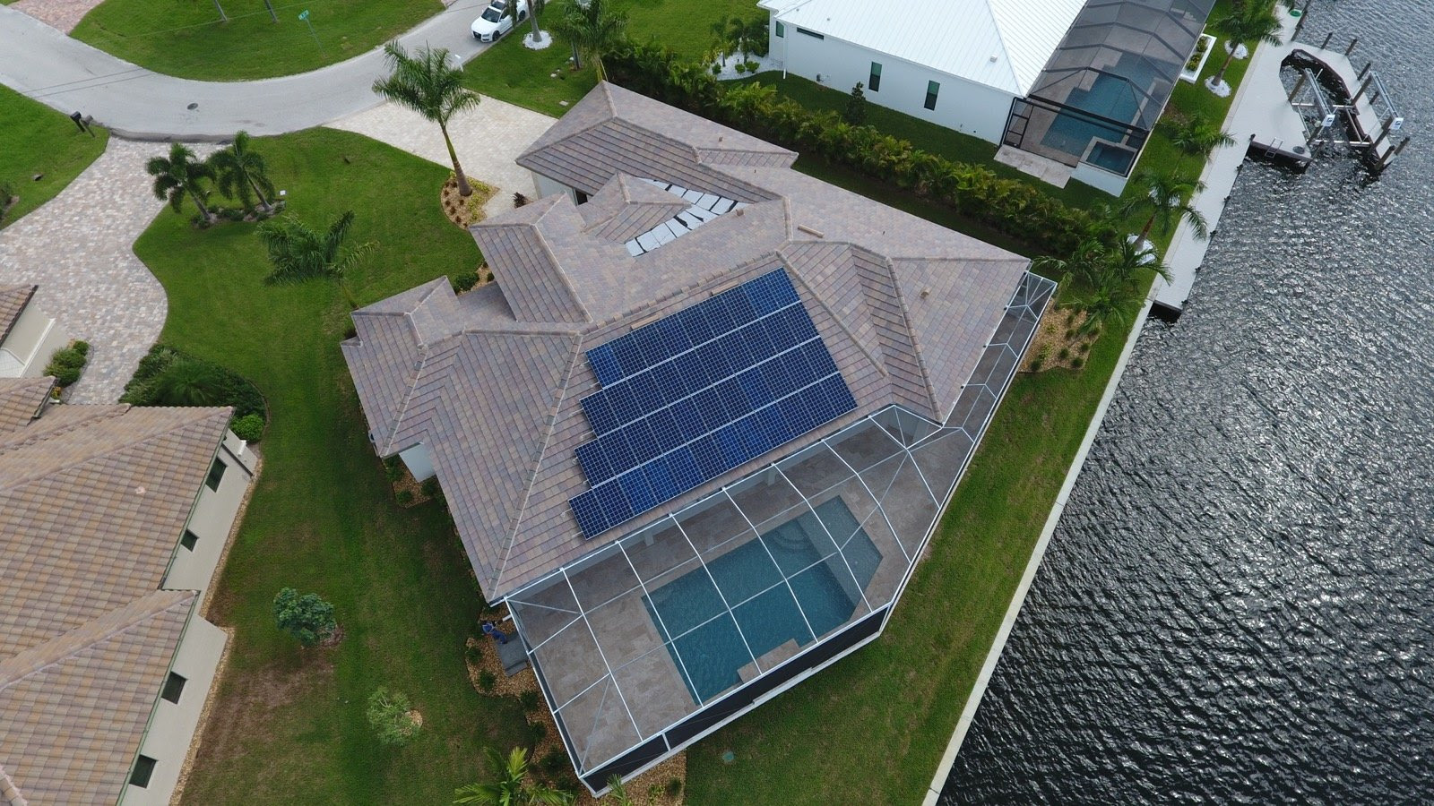 THE NATIONWIDE BATTLE OVER ROOFTOP SOLAR HITS FLORIDA. BECAUSE, FLORIDA.